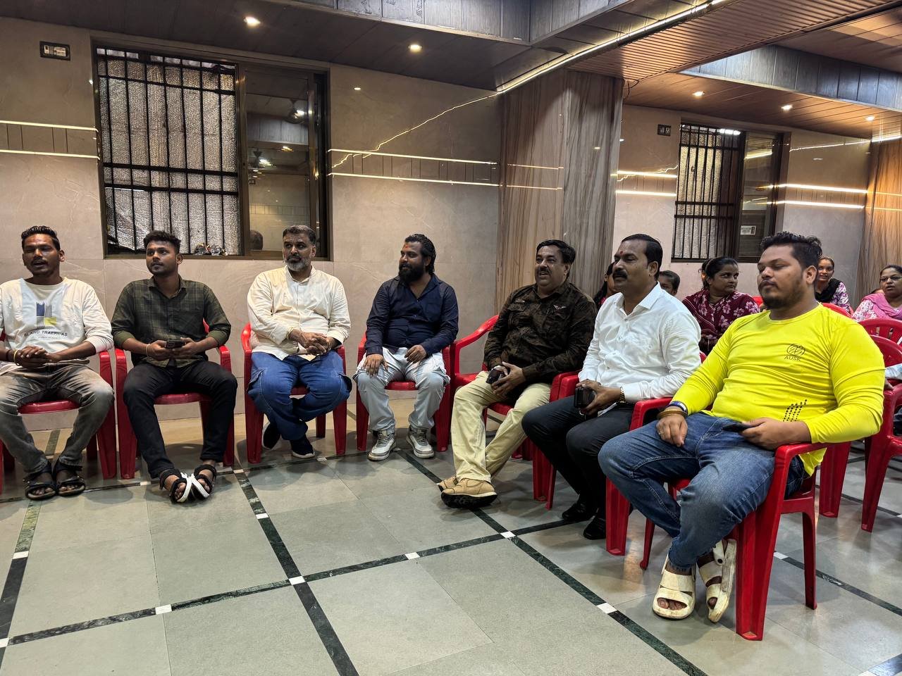 photo_6228659021628425595_y